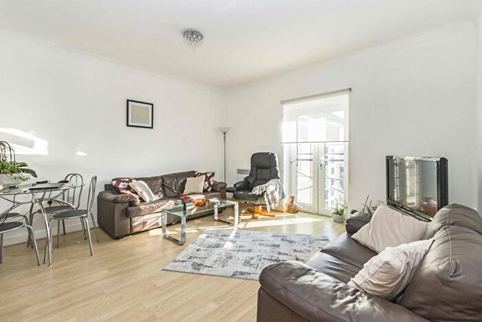 1 Bedroom Flat To Rent In High Road, North Finchley, N12