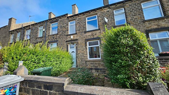 3 Bedroom Terraced House To Rent In Adelphi Road, Huddersfield, HD3
