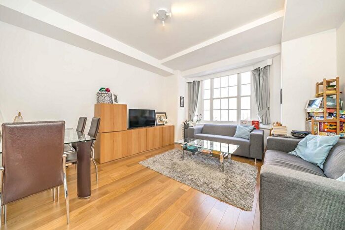 3 Bedroom Flat To Rent In Queensway, Notting Hill, W2