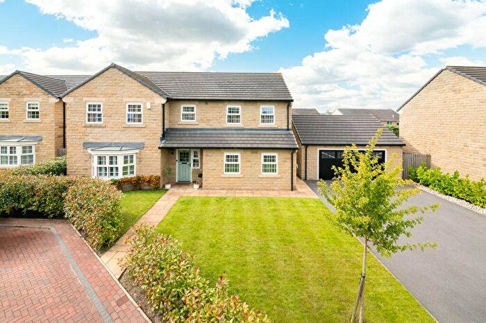 4 Bedroom Detached House For Sale In Vicarage Meadows, Holmfirth, HD9