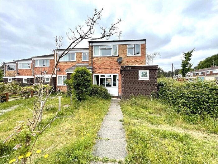 3 Bedroom End Of Terrace House To Rent In Pinewood Park, Farnborough, Hampshire, GU14
