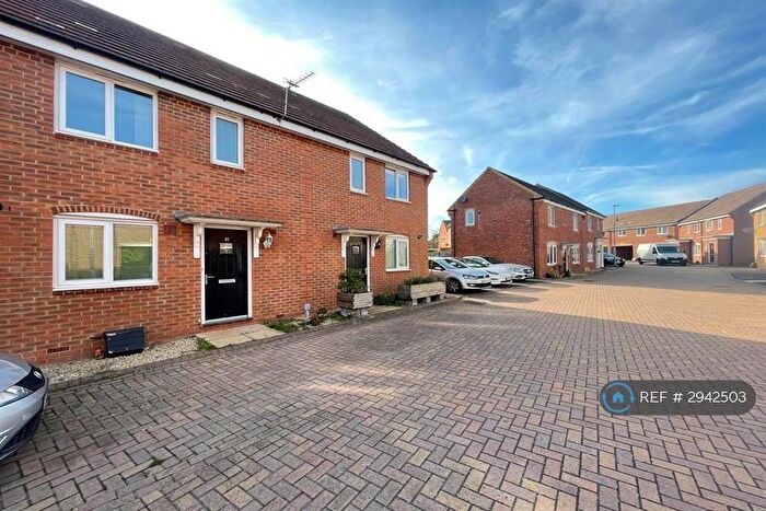 3 Bedroom Terraced House To Rent In Eddleston Road, Swindon, SN1