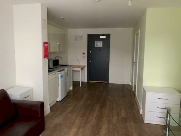 Studio To Rent In Cardinal Court, Oldham, Greater Manchester, OL1