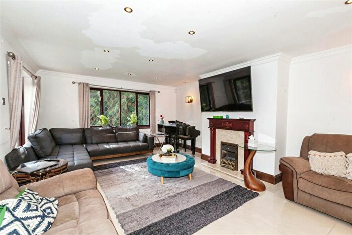 5 Bedroom Detached House For Sale In Fishery Road, Maidenhead, Berkshire, SL6