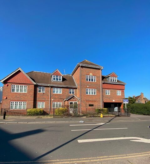 2 Bedroom Flat To Rent In Pannells Court, Hounslow, TW5