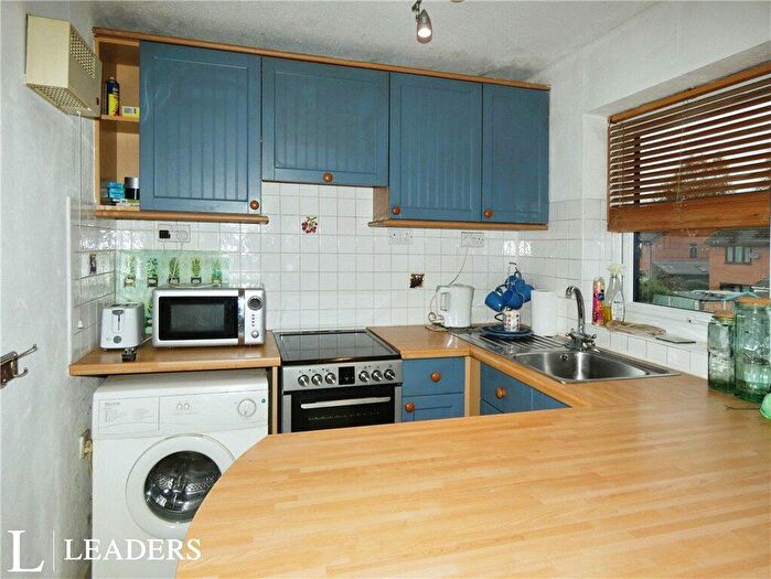 3 Bedroom Apartment For Sale In Queens Park Gardens, Crewe, Cheshire, CW2