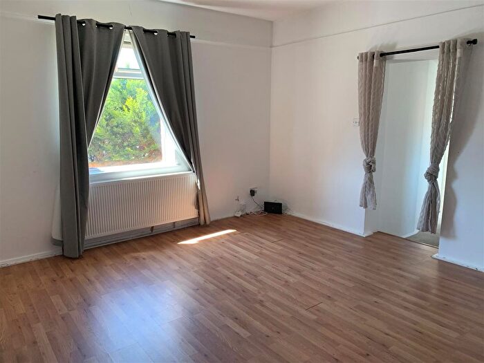 2 Bedroom Flat For Sale In Golf Links Road, Burnham-On-Sea, TA8