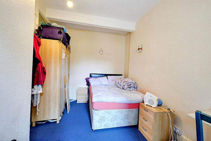 1 Bedroom Flat For Sale In Montpelier Road, Dunkirk, Nottingham, NG7