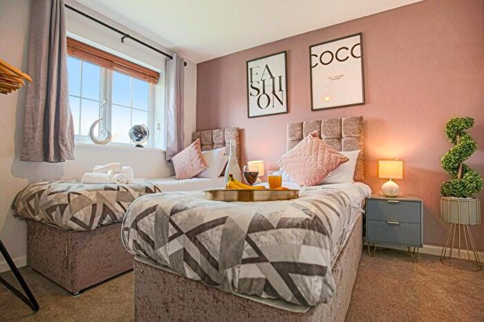 3 Bedroom House To Rent In Victory Avenue, Milton Keynes, Buckinghamshire, MK10