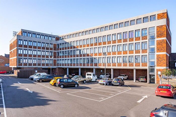 1 Bedroom Flat To Rent In Swanfield Road, Burlington House Swanfield Road, EN8