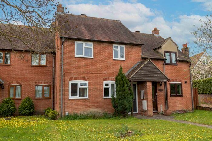 3 Bedroom Terraced House To Rent In Grove, OX12