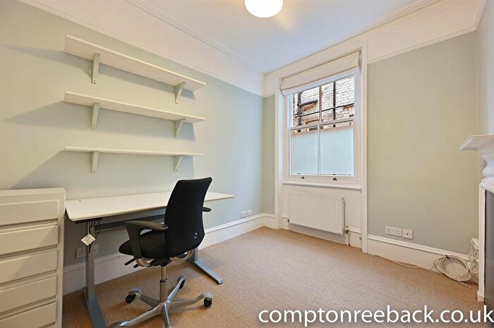 3 Bedroom Flat To Rent In Morshead Road, London, W9