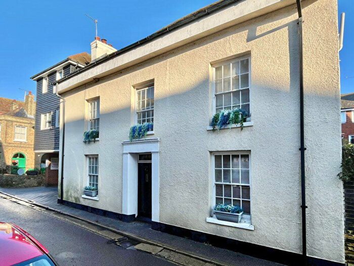 4 Bedroom House To Rent In Strand Street Sandwich, CT13
