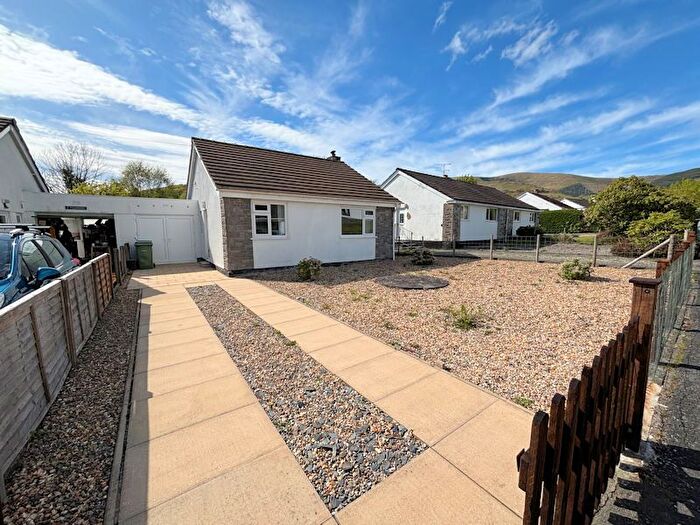 2 Bedroom Semi-Detached Bungalow For Sale In Pannal, Pennal, SY20