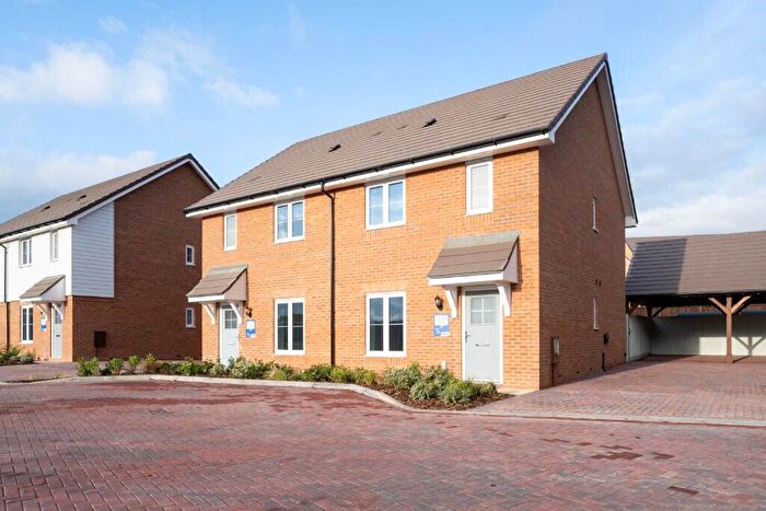 3 Bedroom Semi-Detached House For Sale In Scocles Road, Minster On Sea, Kent, ME12