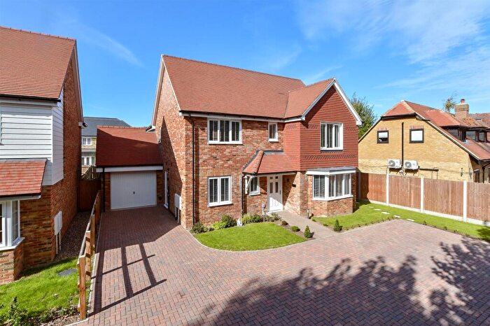 4 Bedroom Detached House For Sale In Lime Trees, Ramsgate, Kent, CT12