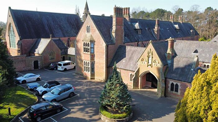 5 Bedroom Town House For Sale In St. Clare's Court, Darlington, DL3