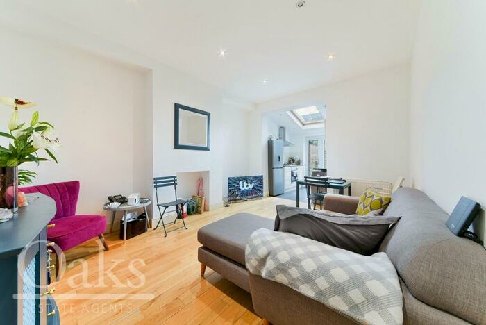 2 Bedroom Apartment To Rent In Broxholm Road, West Norwood, SE27