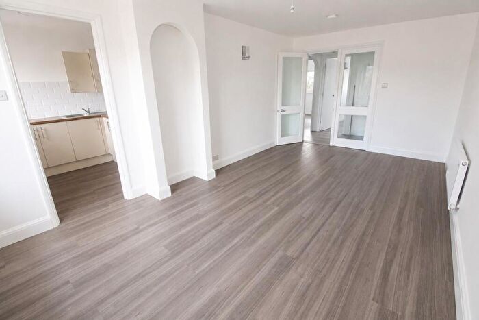 2 Bedroom Flat To Rent In Grilse Close, Edmonton, N9