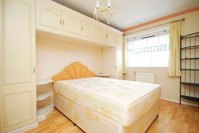 3 Bedroom House To Rent In Baxter Road, Canning Town, London, E16