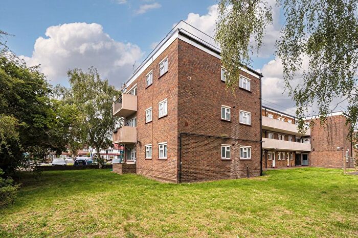 2 Bedroom Flat For Sale In Hampton Road West, Feltham, TW13