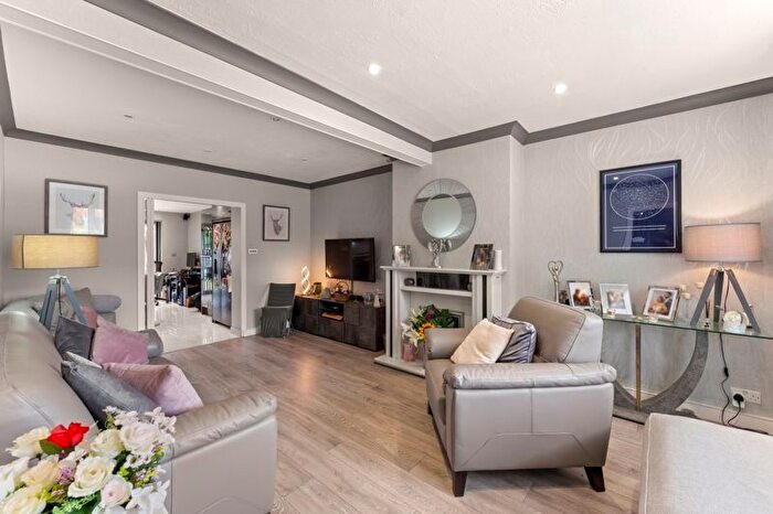 3 Bedroom Terraced House For Sale In Ripon Close, Northolt, UB5