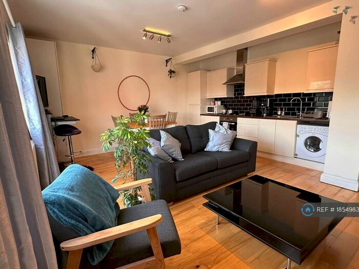 1 Bedroom Flat To Rent In High Road, London, N12