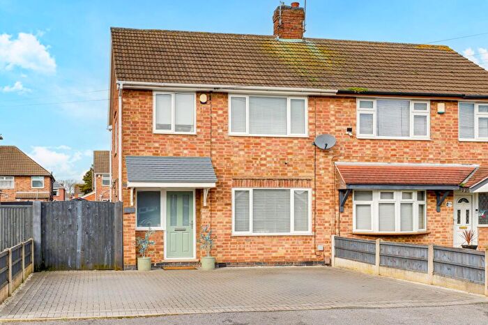 3 Bedroom Semi-Detached House For Sale In Avon Avenue, Hucknall, NG15