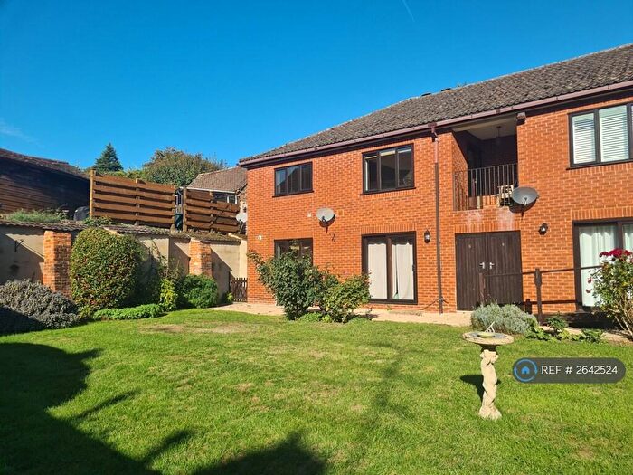 2 Bedroom Flat To Rent In Sycamore Court, Pangbourne, Reading, RG8