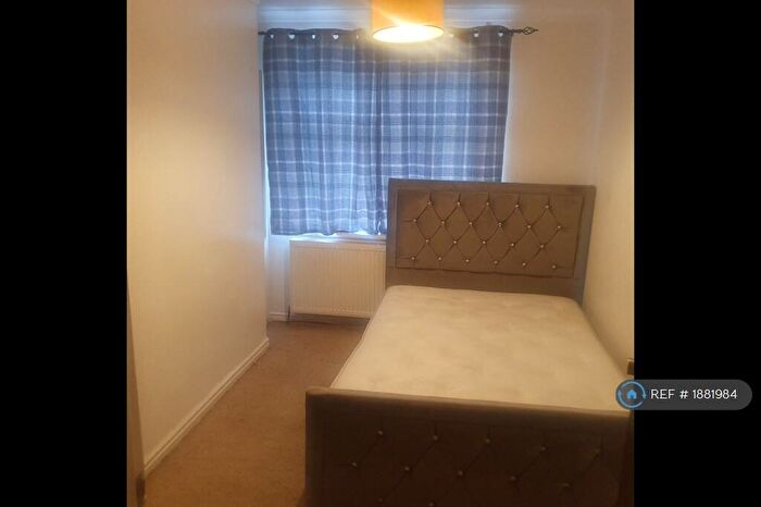 1 Bedroom Flat To Rent In Southend Arterial Road, Romford, RM11