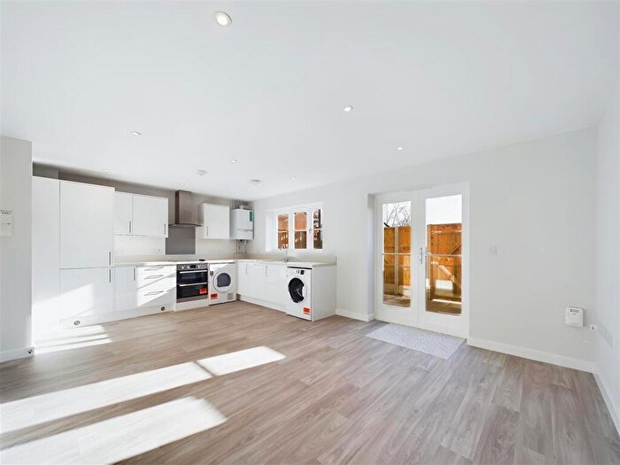 1 Bedroom Flat To Rent In Wratten Road East, Hitchin, SG5