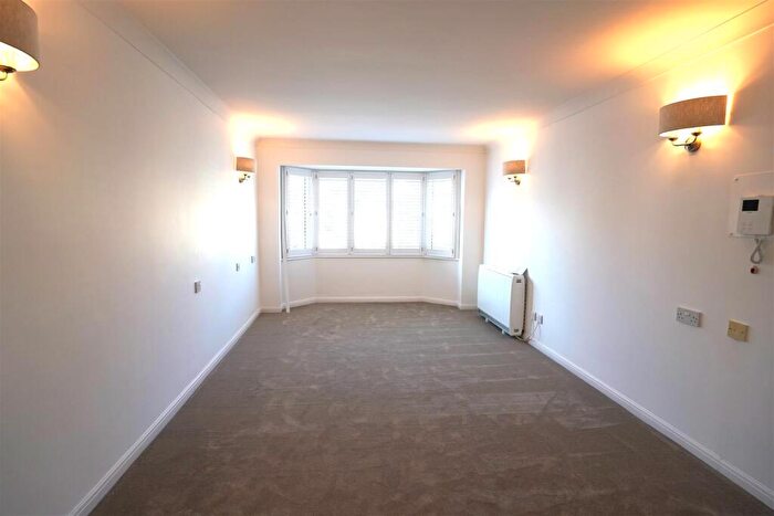 1 Bedroom Retirement Property To Rent In Stadium Road, Southend-On-Sea, SS2