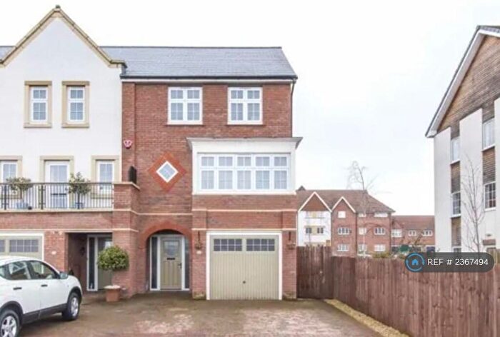 6 Bedroom Semi-Detached House To Rent In Sharples Close, Bristol, BS16