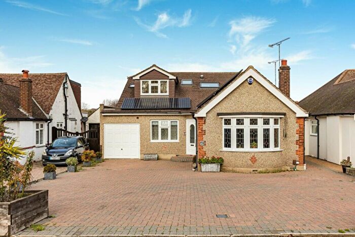 4 Bedroom Detached Bungalow For Sale In Byng Drive, Potters Bar, EN6
