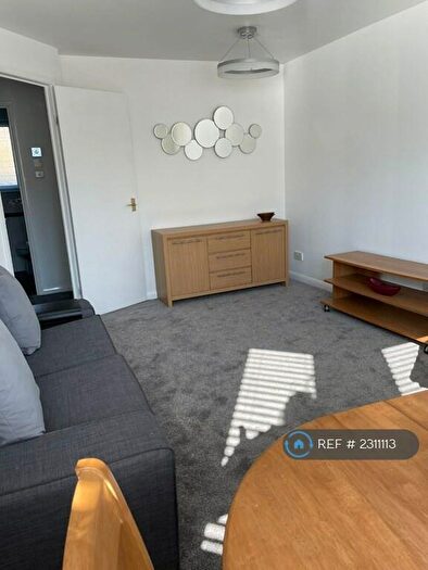 2 Bedroom Flat To Rent In Gogarloch Syke, Edinburgh, EH12