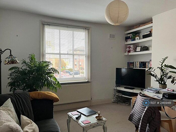 1 Bedroom Flat To Rent In Middleton Road, London, E8