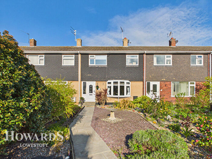 3 Bedroom Terraced House For Sale In Dell Road, Lowestoft, NR33