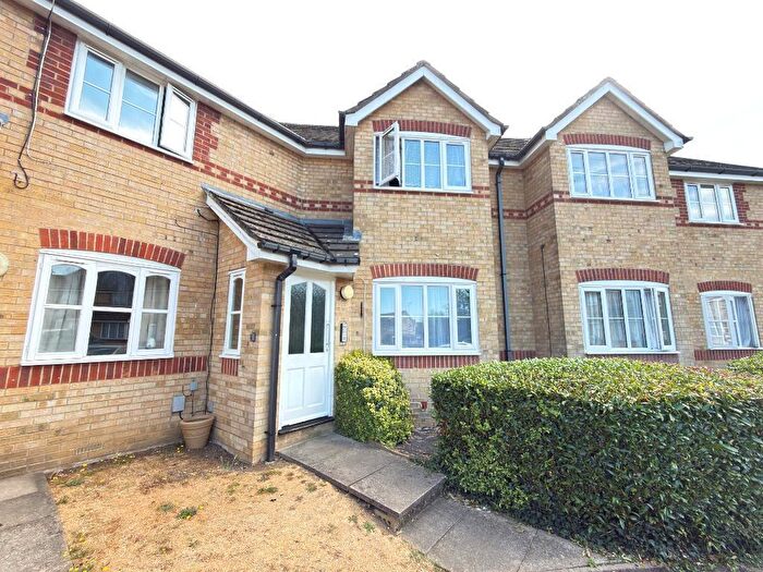 1 Bedroom Flat For Sale In Larkspur Gardens, Luton, Bedfordshire, LU4