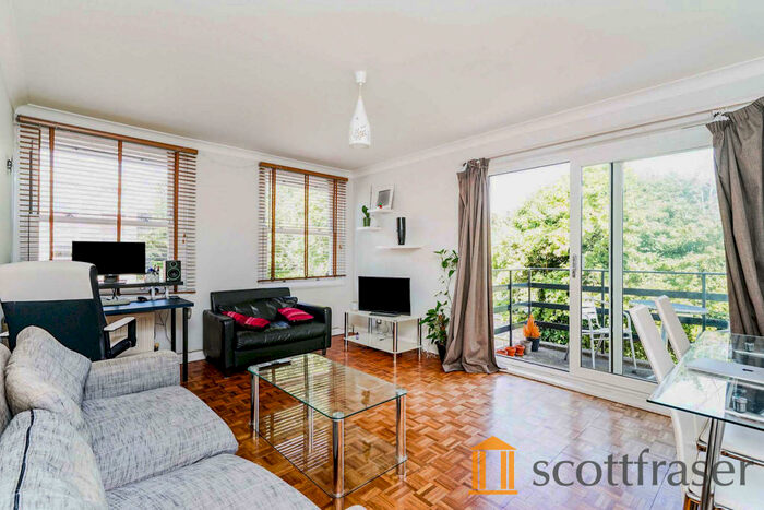 2 Bedroom Apartment To Rent In Park Close, Cutteslowe, OX2