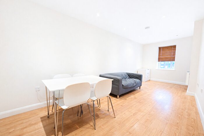 2 Bedroom Flat To Rent In Holloway Road, London, N19