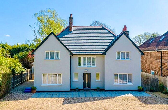 5 Bedroom Detached House For Sale In London Road, Luton, Bedfordshire, LU1