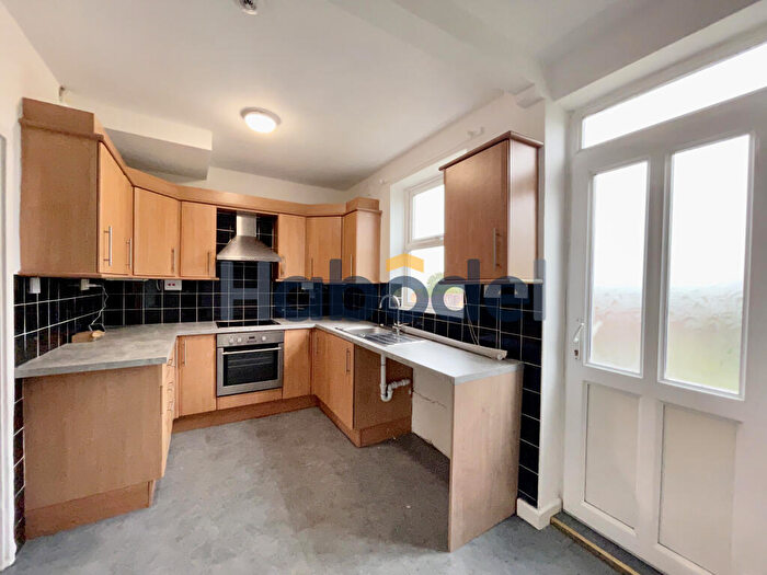 2 Bedroom Terraced House To Rent In Prince Of Wales Road, Castlebeck, Sheffield, S2