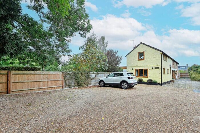 4 Bedroom Detached House For Sale In Aylesbury Road, Aston Clinton, Hemel Hempstead, Aylesbury, HP22