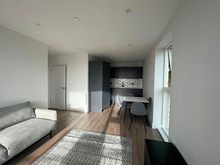 1 Bedroom Flat To Rent In Exploration Way, Slough, SL1