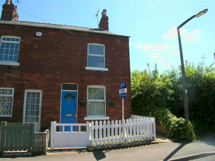 2 Bedroom End Of Terrace House To Rent In High Street, Retford, DN22