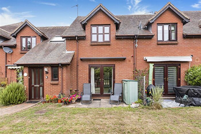2 Bedroom Property For Sale In Orchard Walk, Watlington, OX49