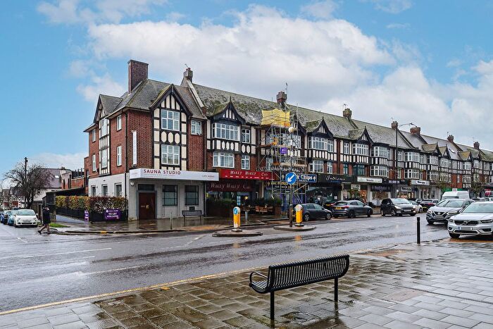 2 Bedroom Flat For Sale In London Road, Leigh-On-Sea, SS9