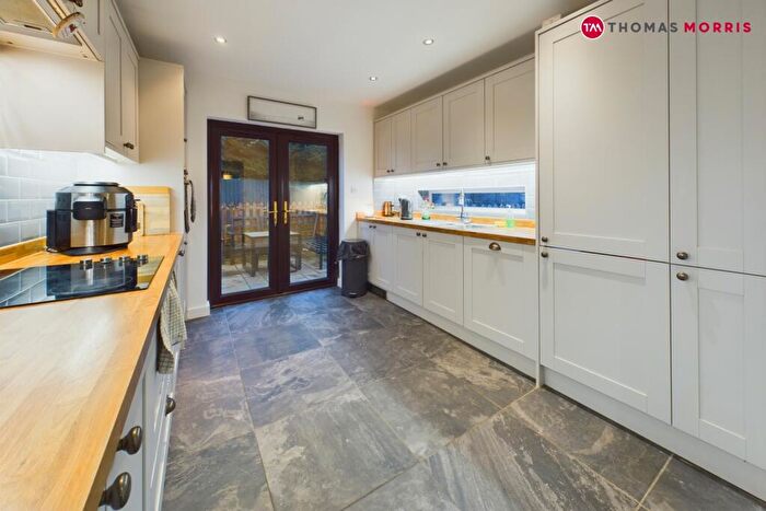 3 Bedroom Semi Detached House For Sale In Sycamore Close, Biggleswade, Bedfordshire, SG18