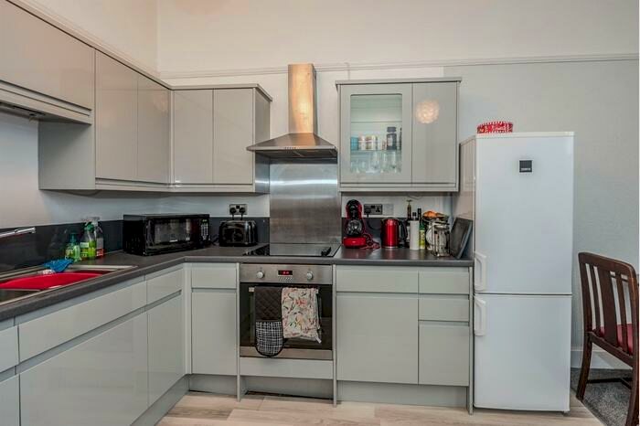 1 Bedroom Apartment To Rent In Sydenham Avenue, L17