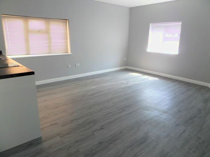 Studio To Rent In Staines Road, Bedfont, Feltham, TW14